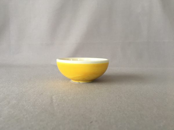 Keramikschale gelb für 9 cm, handbemalt, spülmaschinenfest, hergestellt in einer kleinen Manufaktur in Nijar