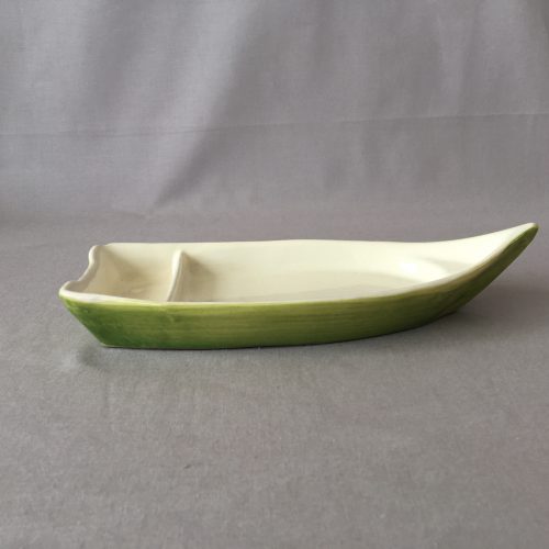 Keramikschiffchen grün 24,5 cm x 10,5 cm, handbemalt, spülmaschinenfest, hergestellt in einer kleinen Manufaktur in Nijar