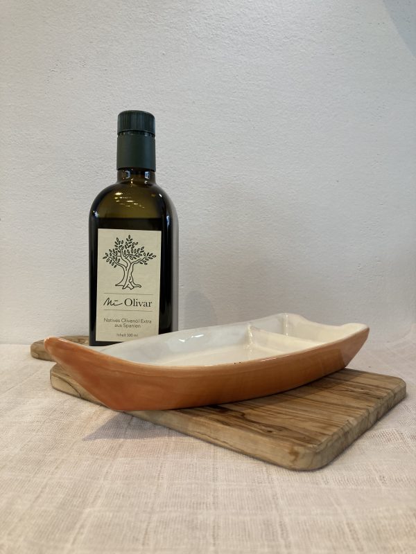 Olivenöl fruchtig pikant und Keramikschiffchen orange